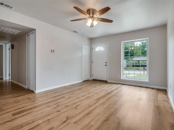 119 Halifax Dr #119, Cedar Hill, TX 75104