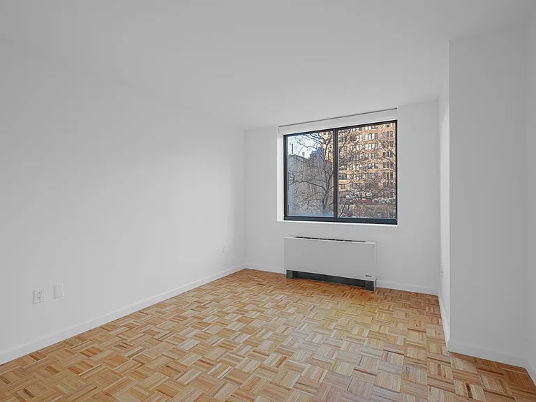 360 W 43rd St #N4H — Photo 4