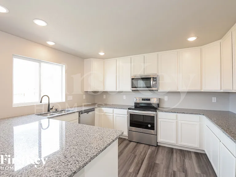 10304 Horton Dr — Photo 7