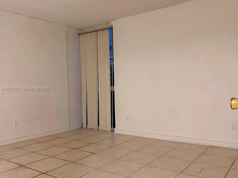 2075 NE 164th St #204 — Photo 6