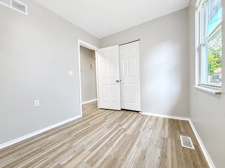 27056 Lawnwood St — Photo 21