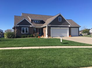 963 Red Tail Dr, Coopersville, MI 49404