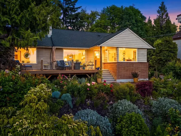 9326 California Avenue SW, Seattle, WA 98136