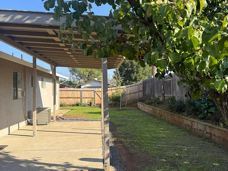 1609 Cheryl Ct — Photo 18