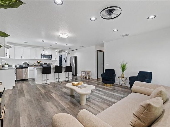 3rd image of 3209 E HANNA AVENUE