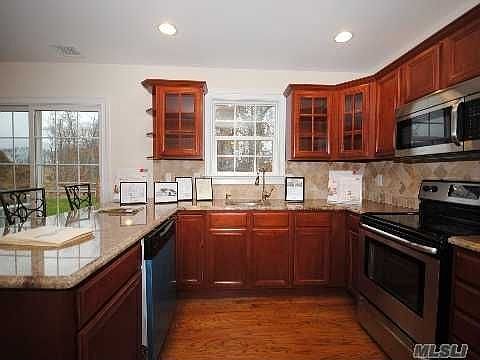 2nd image of 2 Terryann Ct