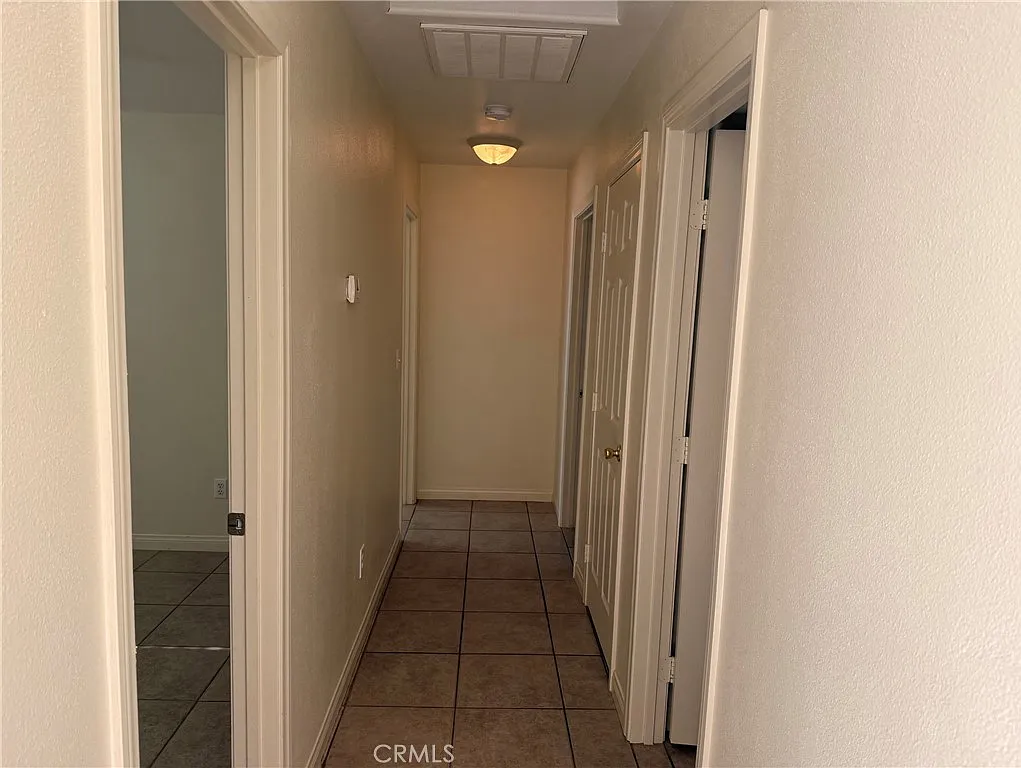 3 bed, 1248 sqft, $2,000 — Photo 4