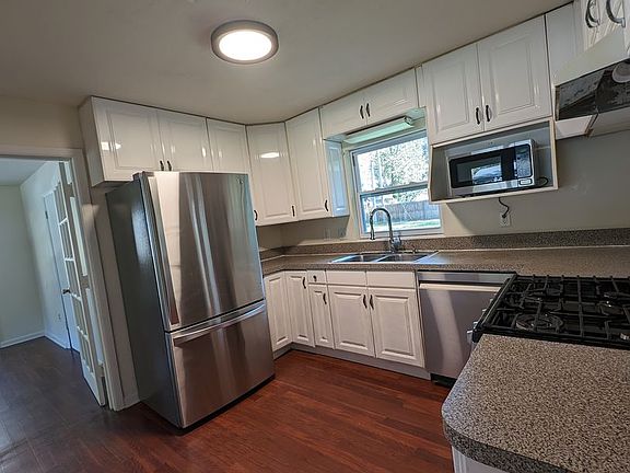 5th image of 531 NW 52nd Ter