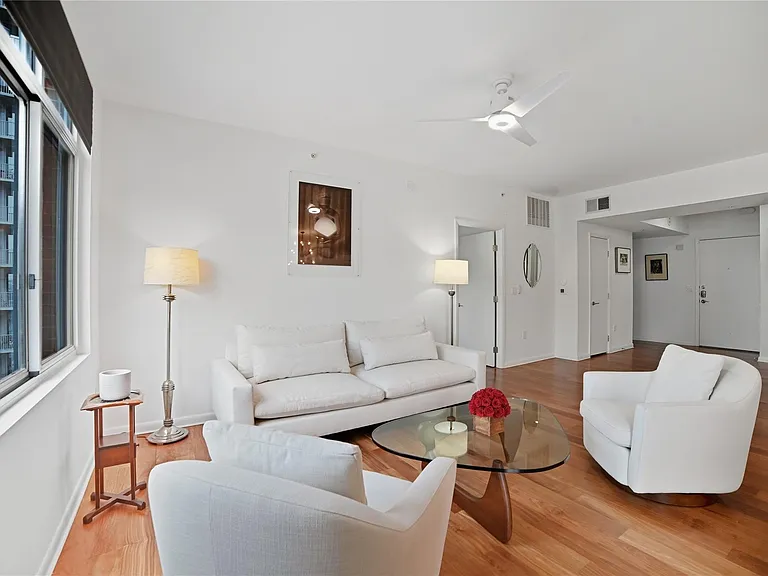 54 Rainey St #1018 — Photo 3