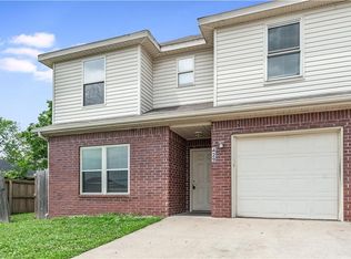 3003 S East St, Rogers, AR 72758