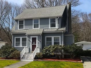 60 Pine St, Manchester, MA 01944