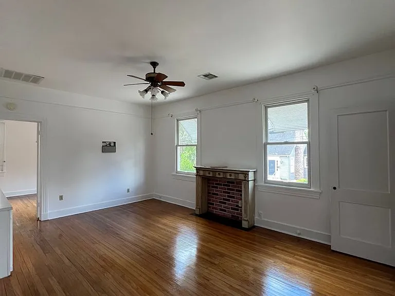 Newly Renovated 3 Bed, 2 Bath Near Campus — Photo 4
