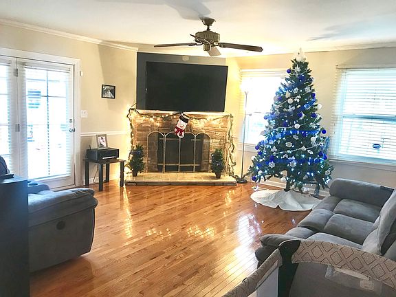 2nd image of 1063 Borden Dr