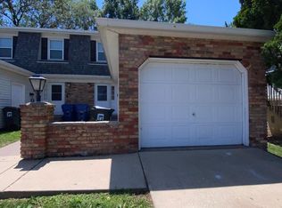 615 Boston Dr, Davenport, IA 52806