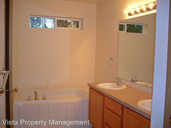 3rd image of 8920 222nd St E