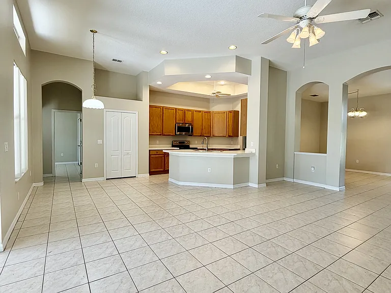 2708 Wood Pointe Dr — Photo 4