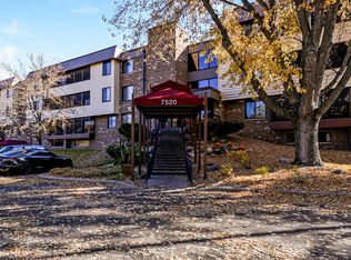 7520 Cahill Rd APT 218A, Edina, MN 55439