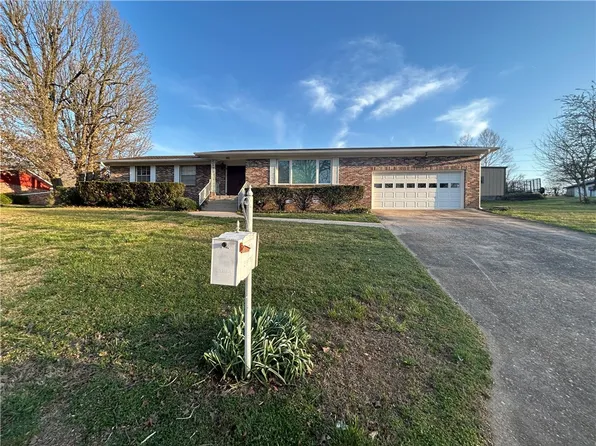 206 Roberta St, Harrison, AR 72601