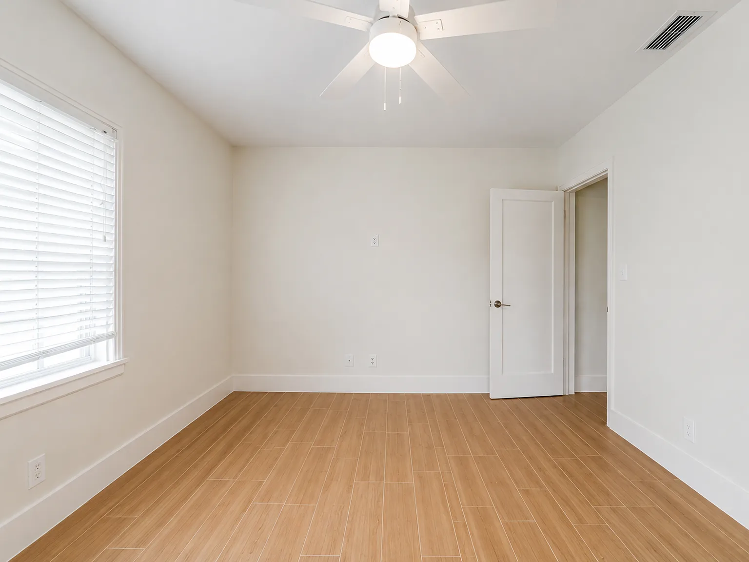 3 bed, 1311 sqft, $10,000 — Photo 3