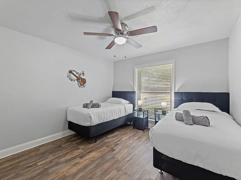 3312 Robinhood Ct — Photo 29