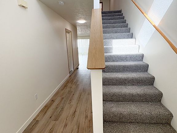 3rd image of 5503 Glenridge Way #5503