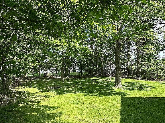 4th image of 451 Clarmont Rd