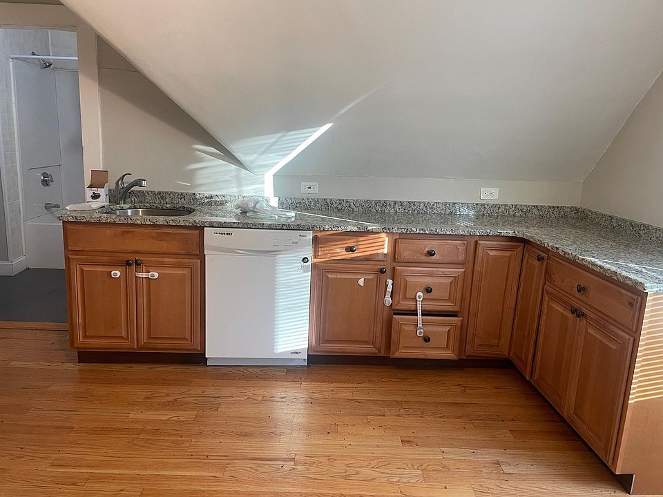 1st image of 37 Litchfield St #13
