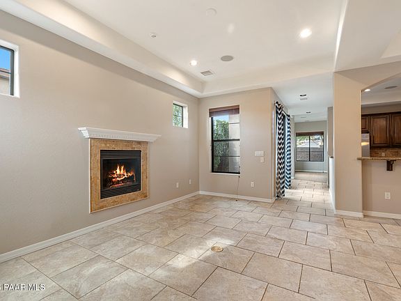 2nd image of 1888 Kensington Ct