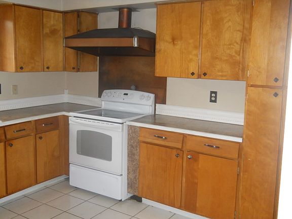 5th image of 414 Minty Dr