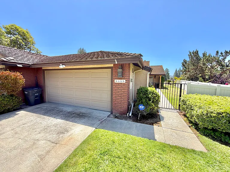 4335 Los Padres Dr — Photo 2