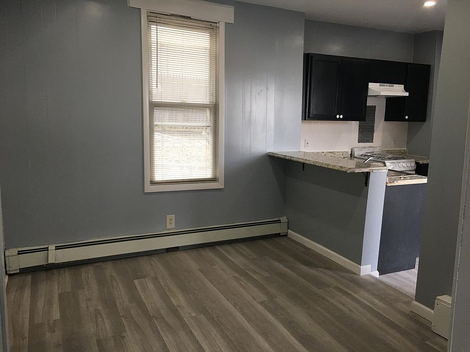2nd image of 159 Bleecker St