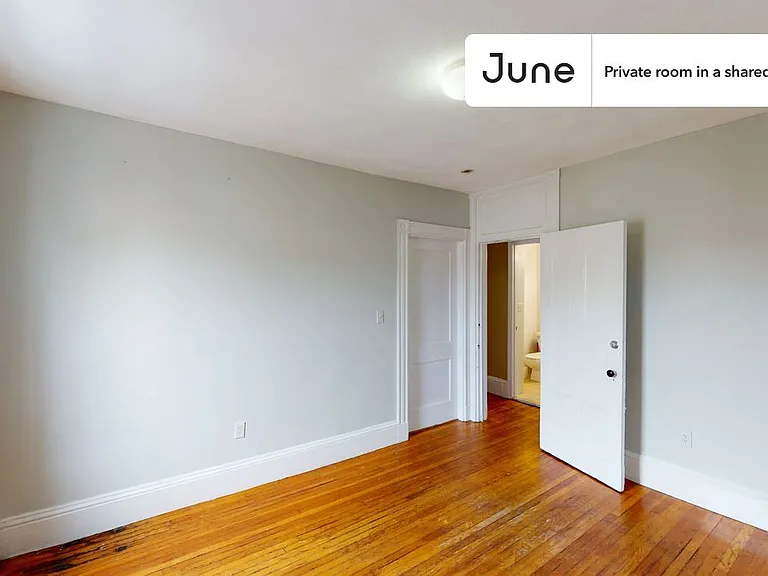 76 Easton St #D — Photo 3