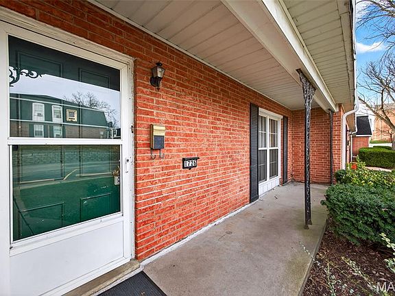 3rd image of 1726 Mayenne Ct