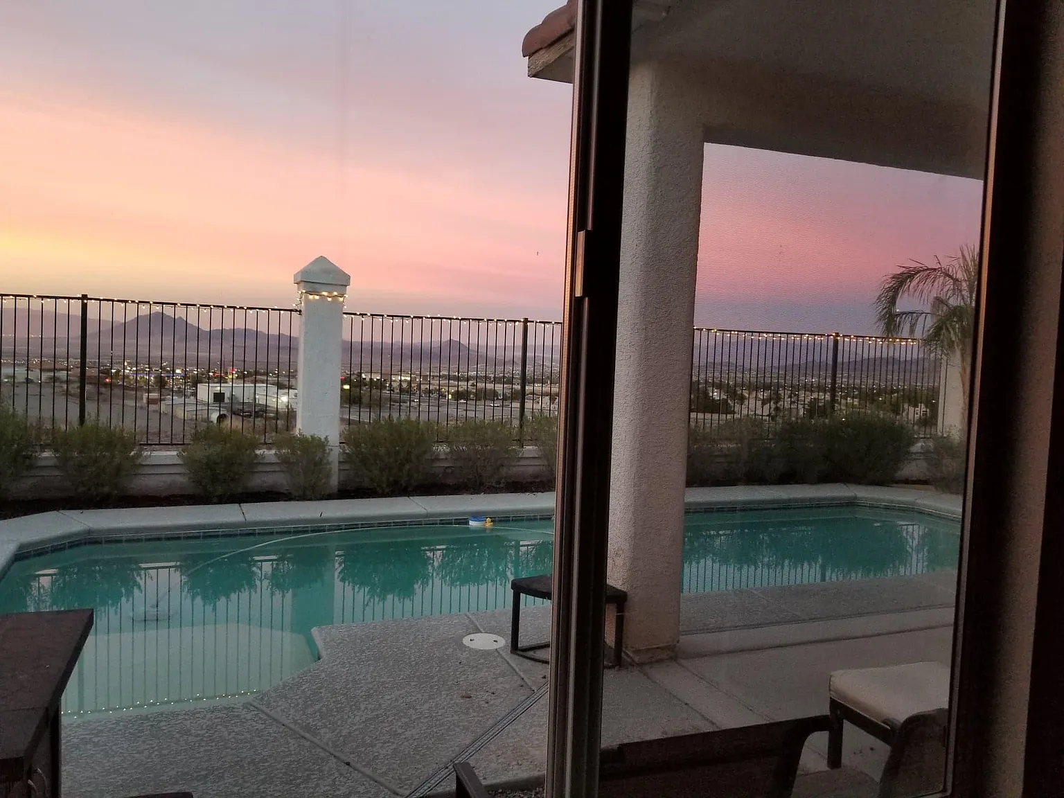 4 bed, 2001 sqft, $3,000 — Photo 2