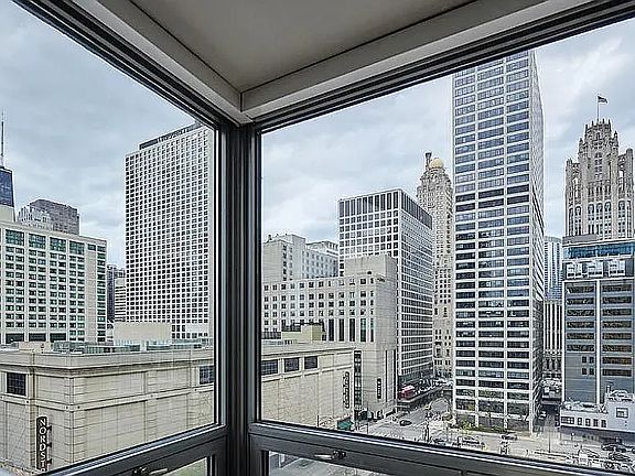 4th image of 440 N Wabash Ave #1311