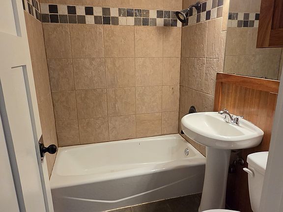 4th image of 1817 3rd St SW