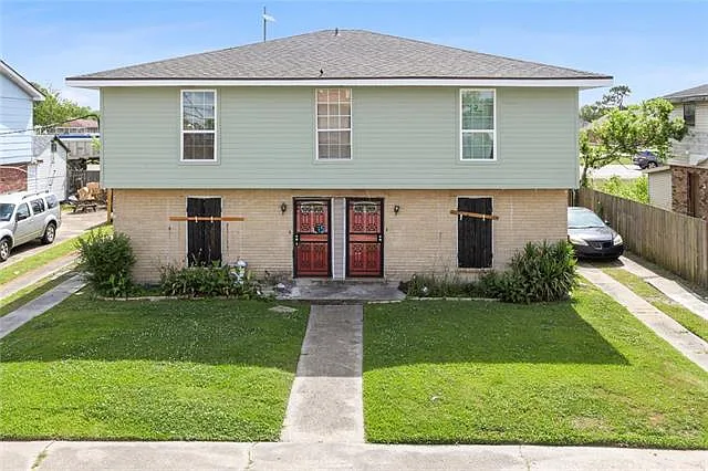 4745 Francis Dr — Photo 1
