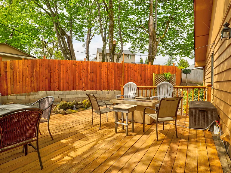 Windemere Dr NW — Photo 5
