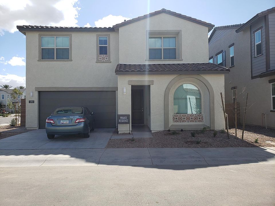 1st image of 1315 W Crane Dr
