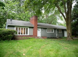 119 Oakridge Dr, Rochester, NY 14617