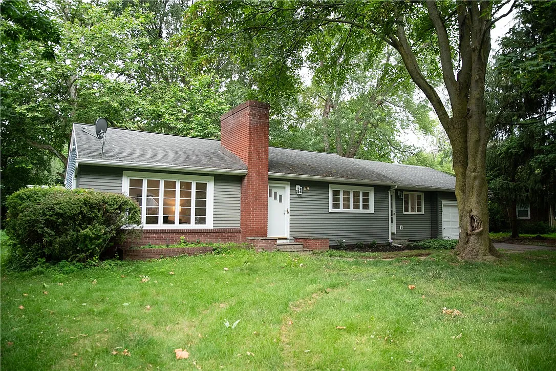 119 Oakridge Dr photo 1