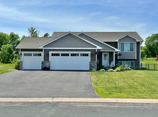 1001 Wyoming St, Roberts, WI 54023