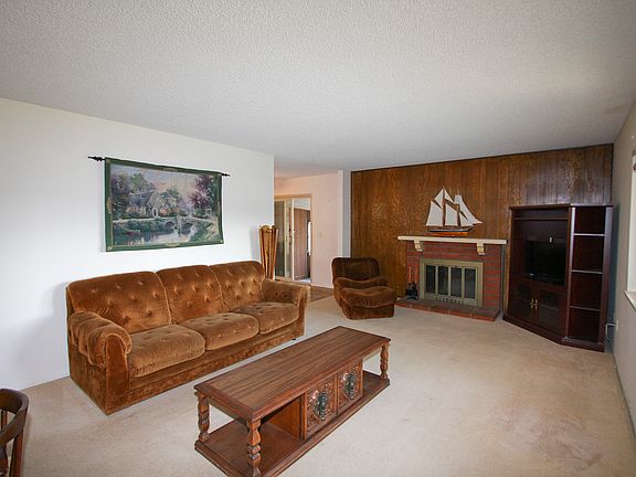 5th image of 869 Boxthorn Ave