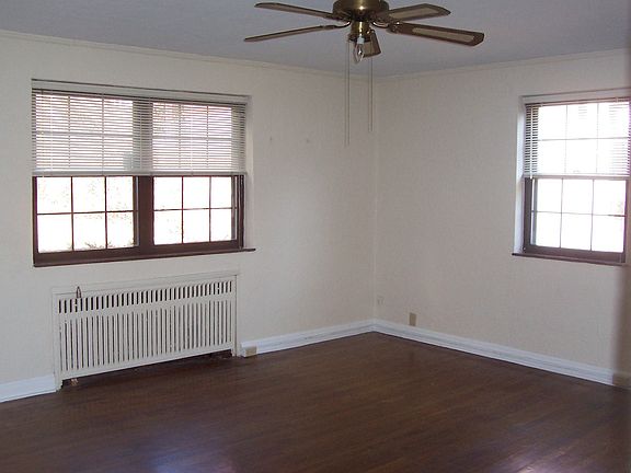 2nd image of 599 Lowell Ave APT 1