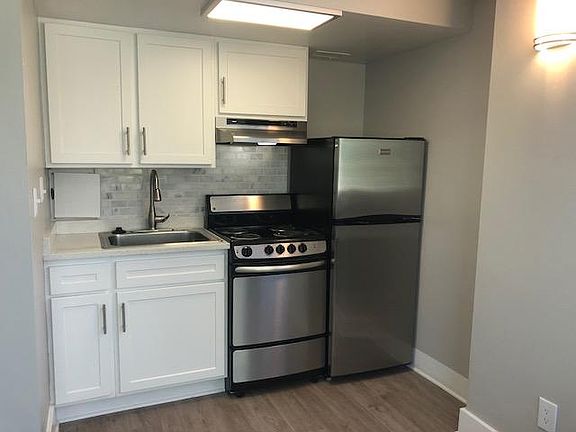 2nd image of 400 Maynard St APT 307
