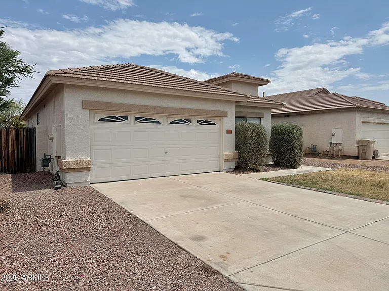 6558 W Townley Ave — Photo 2