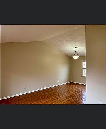 2nd image of 1701 Idlewild Dr