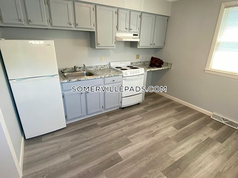146 Highland Ave #1R — Photo 4