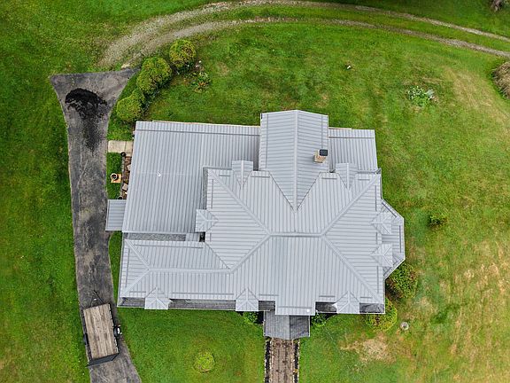 5th image of 326 Garretts Run Rd