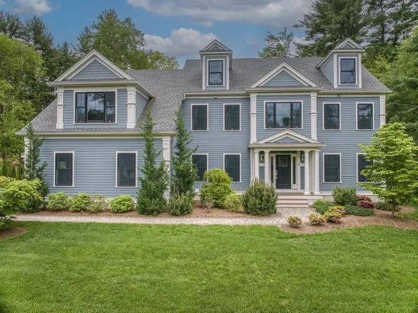 14 Fox Run Rd, Bedford, MA 01730